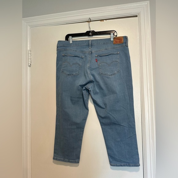 Lee Women’s Sz: 34 311 Shaping Skinny Capri. Medium Wash. Stretchy. 5 Pockets. - Picture 2 of 11